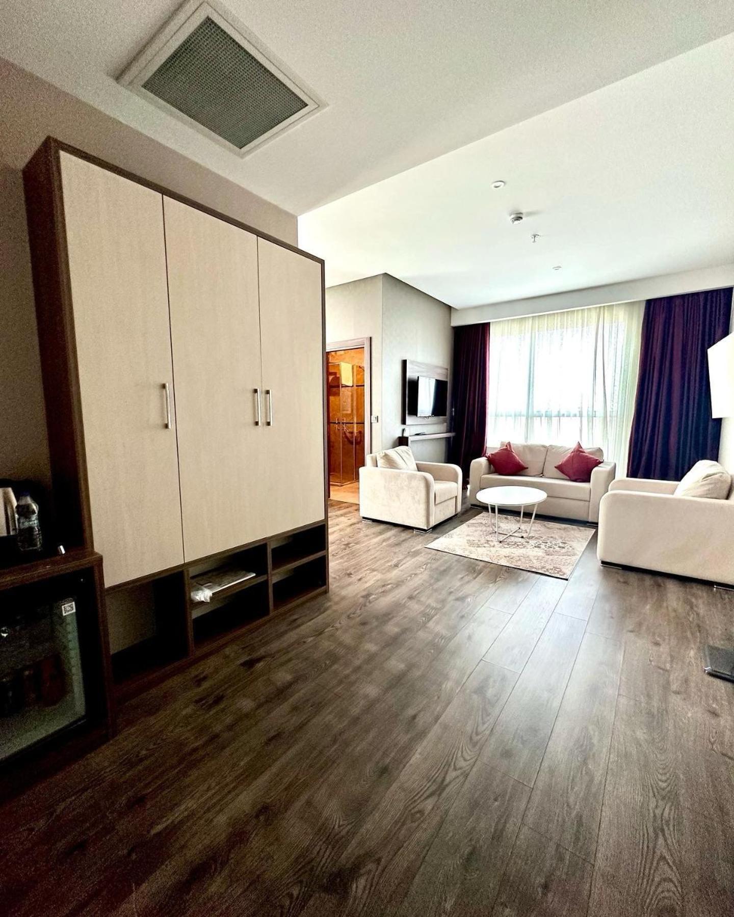 Ramada By Wyndham Sivas Hotel Екстериор снимка