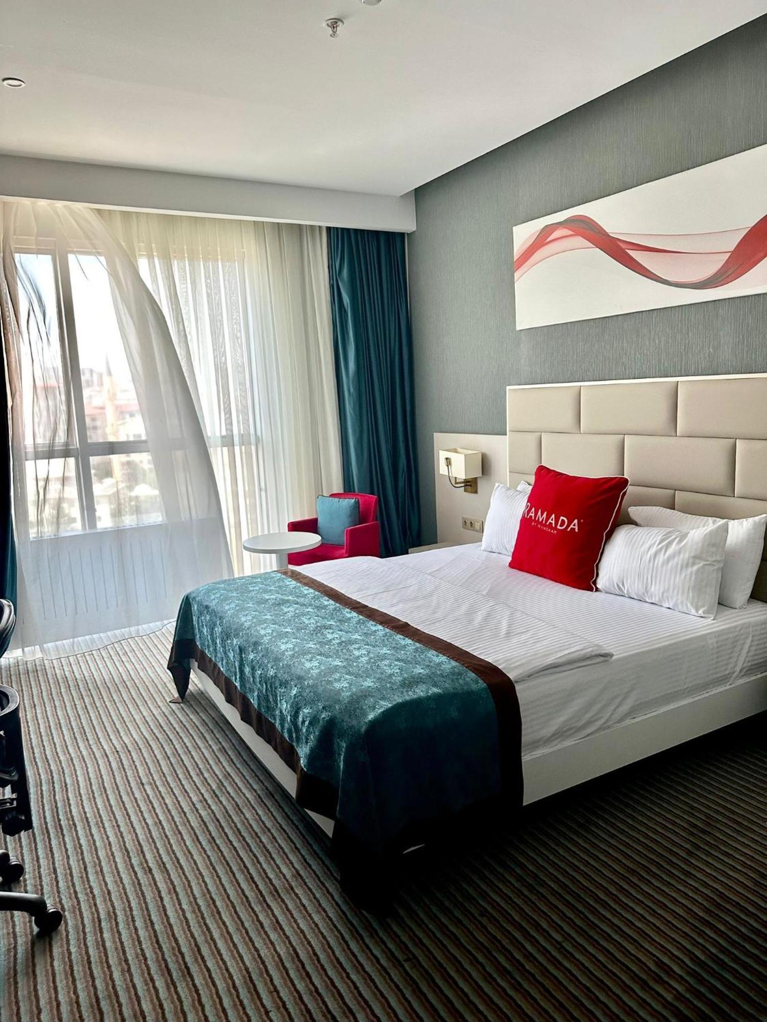 Ramada By Wyndham Sivas Hotel Екстериор снимка